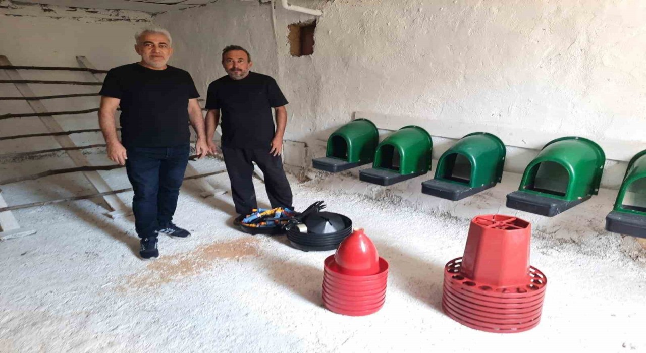 Üreticiye 15 bin tavuk ve 100 ton yem desteği