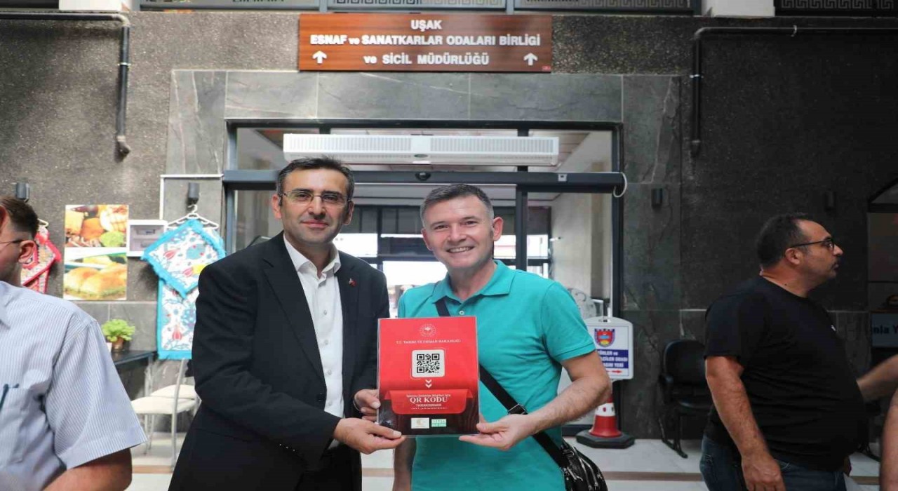 Uşakta gıda işletmelerinde karekod uygulaması bilgilendirmeleri sürüyor