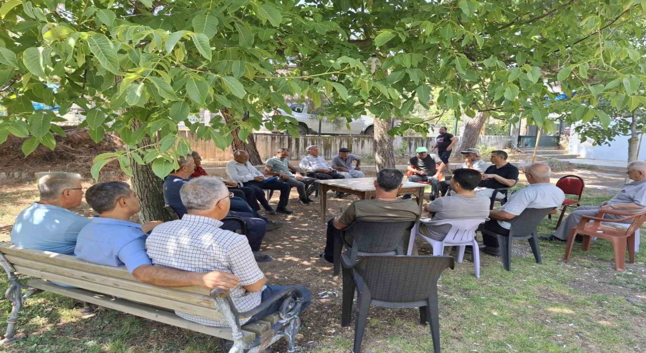 Uşakta yeni destekleme modeli ve kuraklık tedbirleri çiftçilere anlatıldı