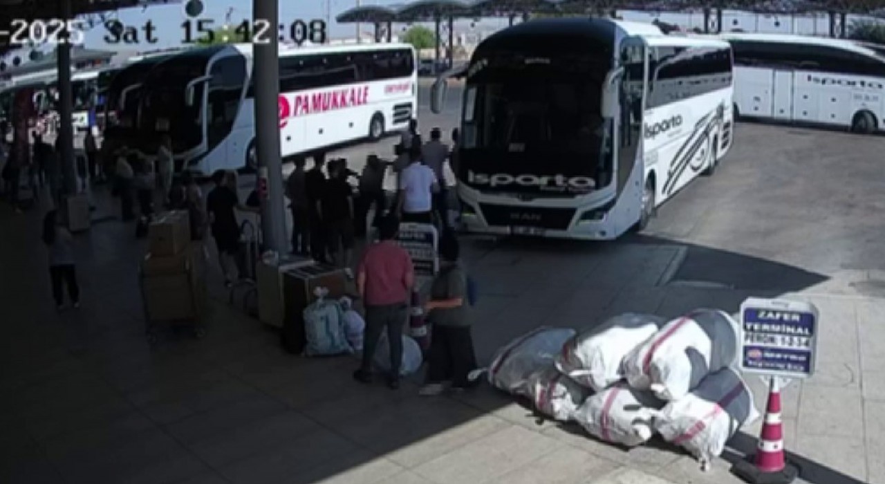 Uzman çavuşun otobüs geç geldi diye silah çektiği anlar kamerada