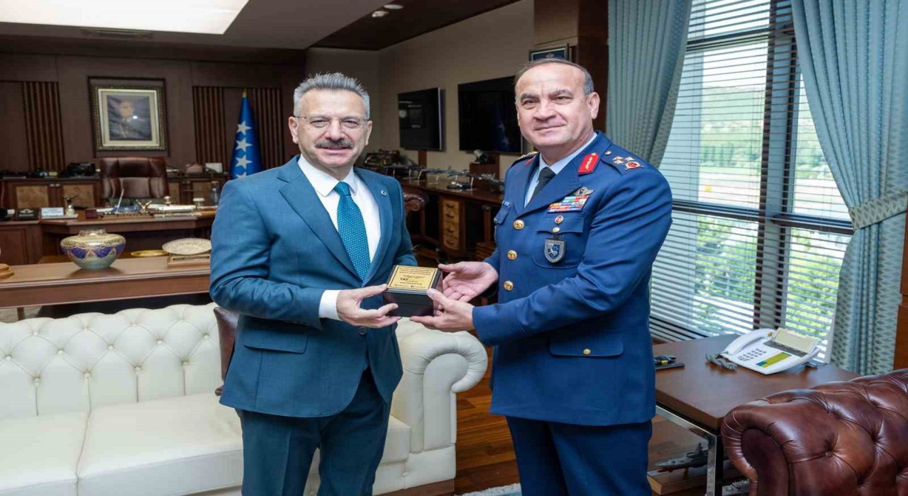 Vali Aksoy, Hava Korgeneral Rafet Dalkırana iade-i ziyarette bulundu