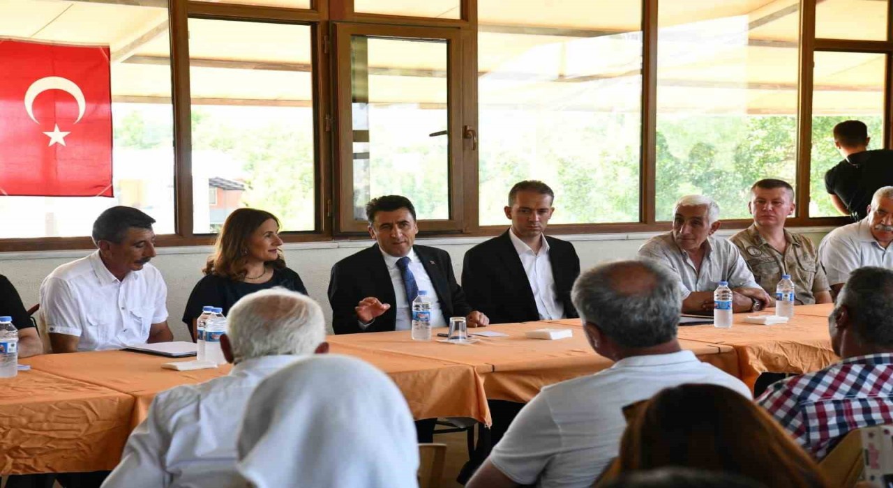 Vali Aygöl vatandaşlarla bir araya geldi