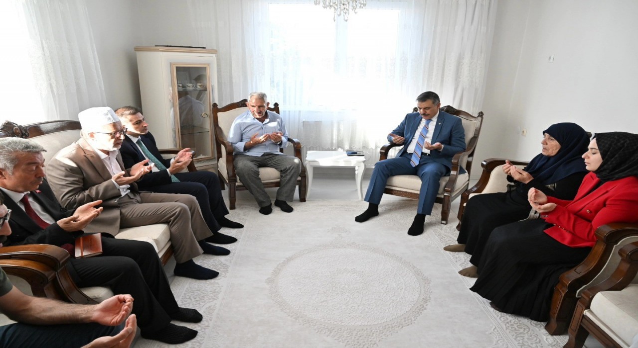 Vali Çiftçiden şehit ailesine ziyaret