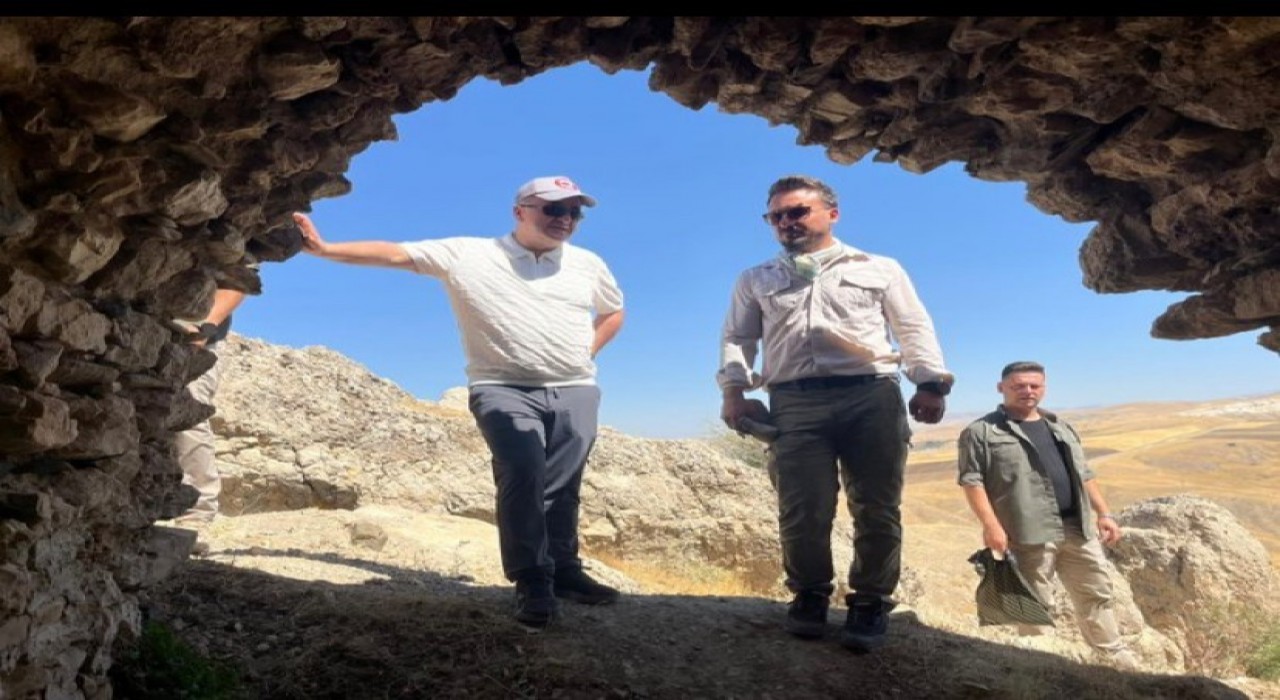 Vali Hatipoğlu, kazı çalışmalarını inceledi