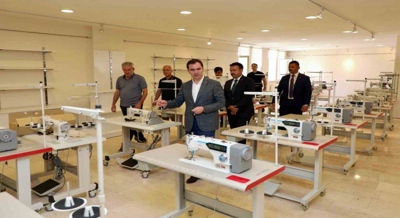 Vali Karkayadan Ahlatta ziyaretler