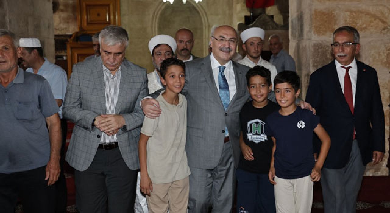 Vali Köşger Kozan’da Halkla Buluştu ve İncelemelerde Bulundu