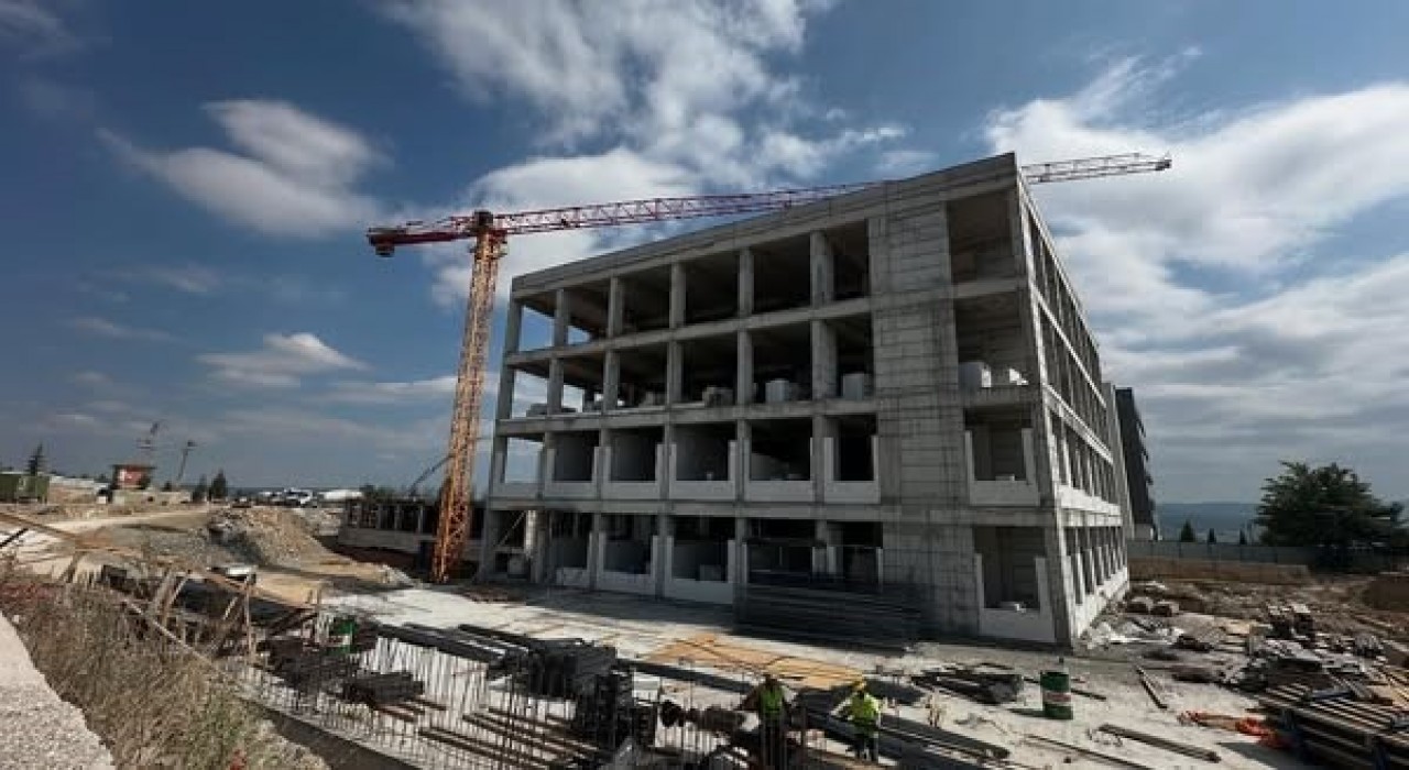 Vali Musa Işın, Tavşanlı Devlet Hastanesi ek hizmet binasının inşaatını inceledi