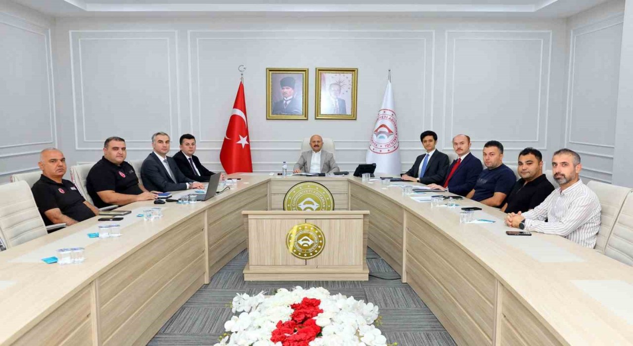 Vali yardımcıları değerlendirme toplantısı yapıldı