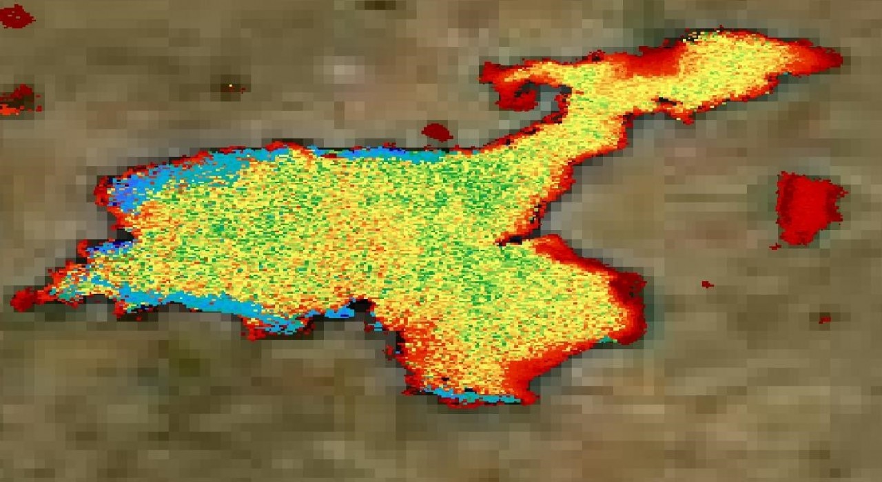 Van Gölündeki kirlilik uydu görüntülerine yansıdı