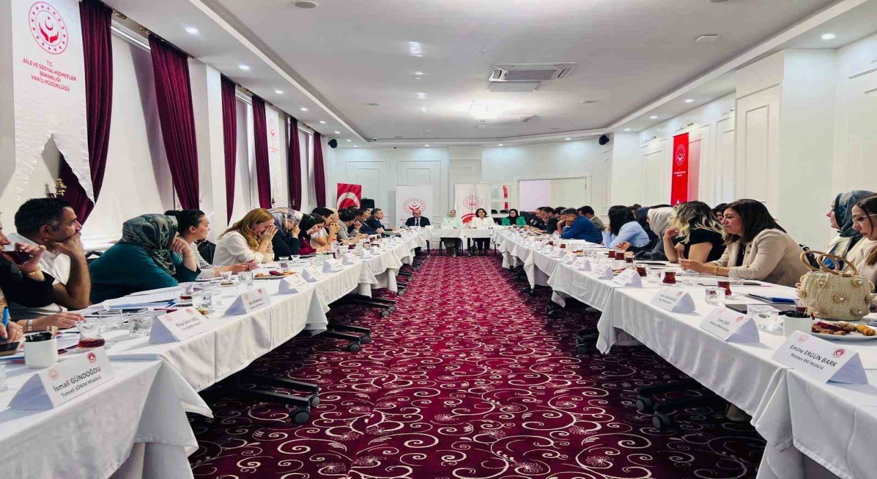 Vanda ‘Kadın Hizmetleri Bölgesel İstişare Toplantısı yapıldı