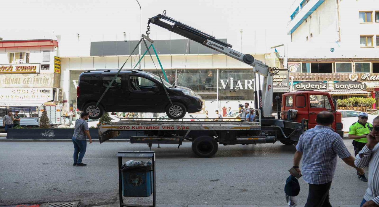 Vanda otobüs durakları, engelli rampaları ve yaya geçitlerinde sıkı denetim