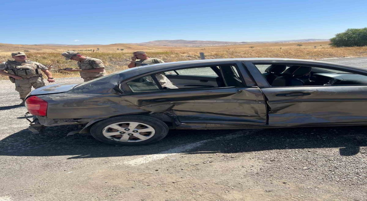 Vartoda otomobiller çarpıştı: 8 yaralı