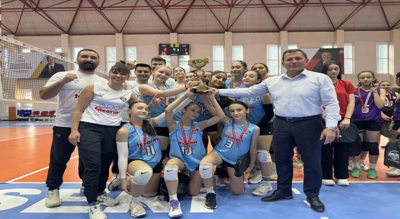 Voleybolda kupalar sahibini buldu