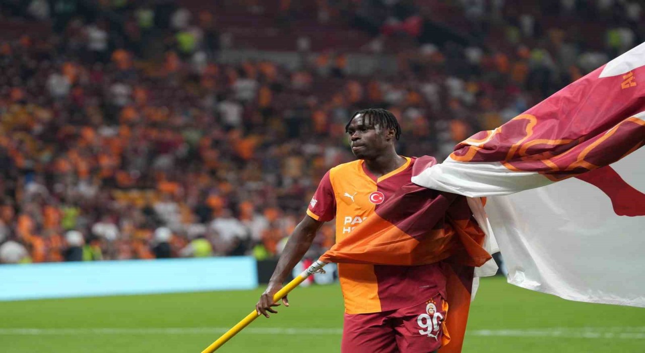 Wilfried Singo, Galatasaray formasıyla ilk maçına çıktı