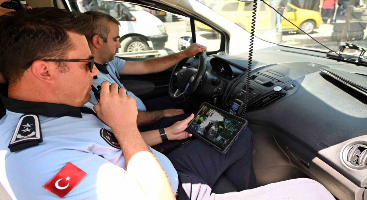 Yalovada atık konteynerinin yanına çöp atan işletmeye para cezası