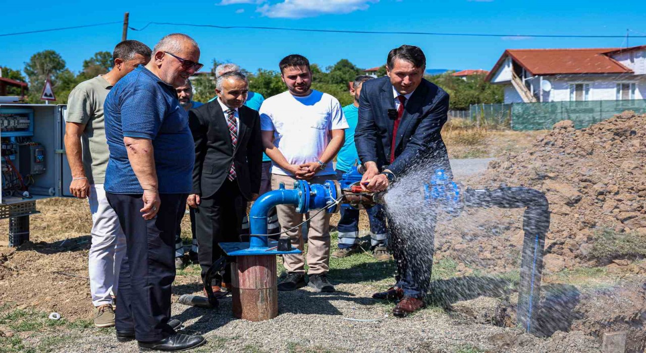 Yeni kaynak ile Hendekin iki mahallesine 132 metre derinlikten kaliteli içme suyu