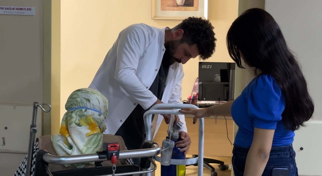 Yüksekovada günlük 65 kişiye evde sağlık hizmeti veriliyor