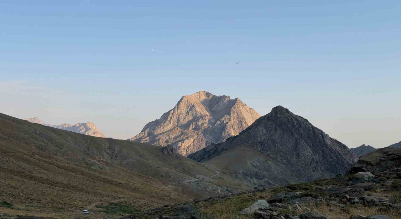 Yüksekovalı dağcılardan Cilo Dağına zirve tırmanışı