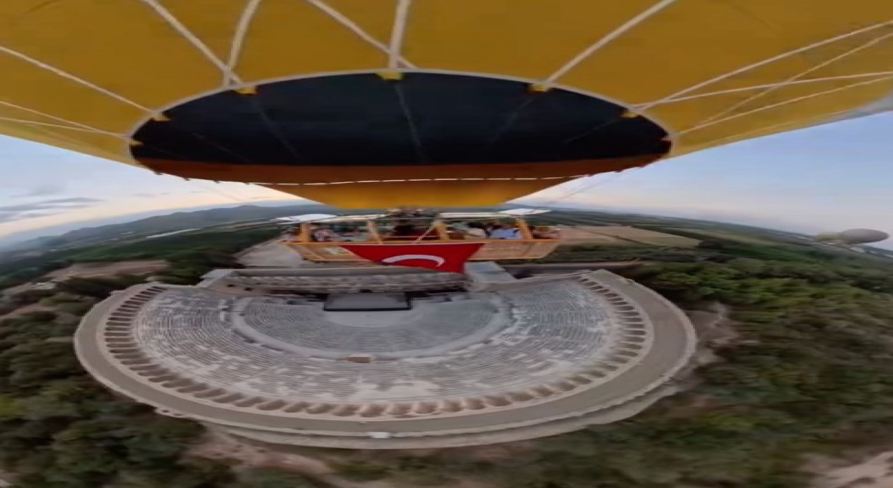 Zafer Bayramı coşkusu Aspendos semalarında balonlarla yaşandı