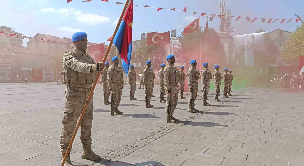 Zafer coşkusunda gösteriler alkış topladı