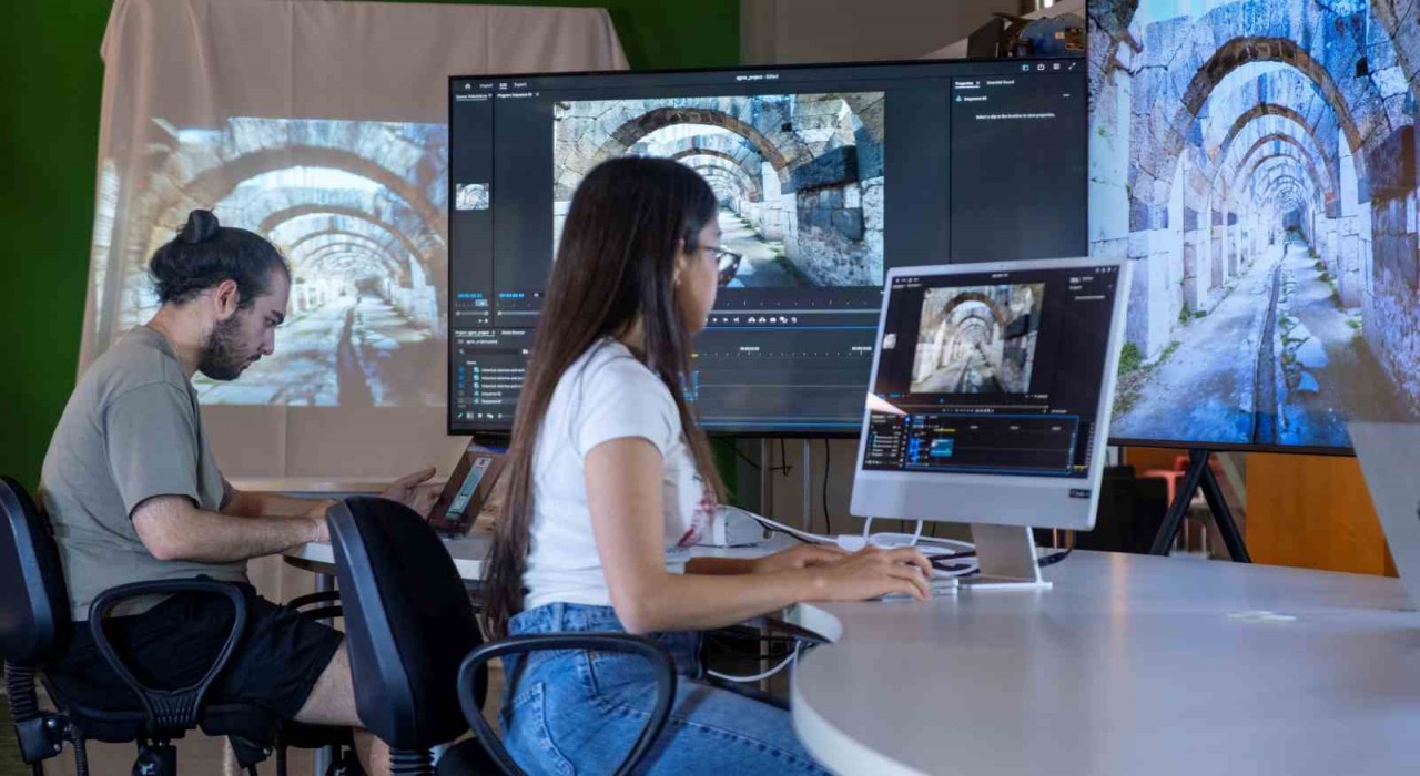 Zirveye ‘İzmir Ekonomi imzası