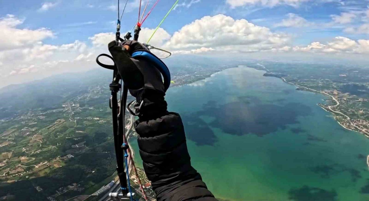 112 kilometreyi paraşütle uçtu: Sakaryadan havalandı, Eskişehire indi