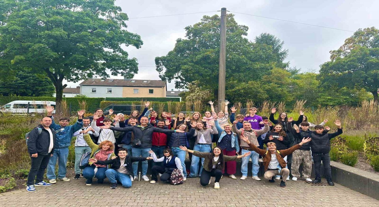 15 Temmuz Şehitler Fen lisesi Solingenden döndü