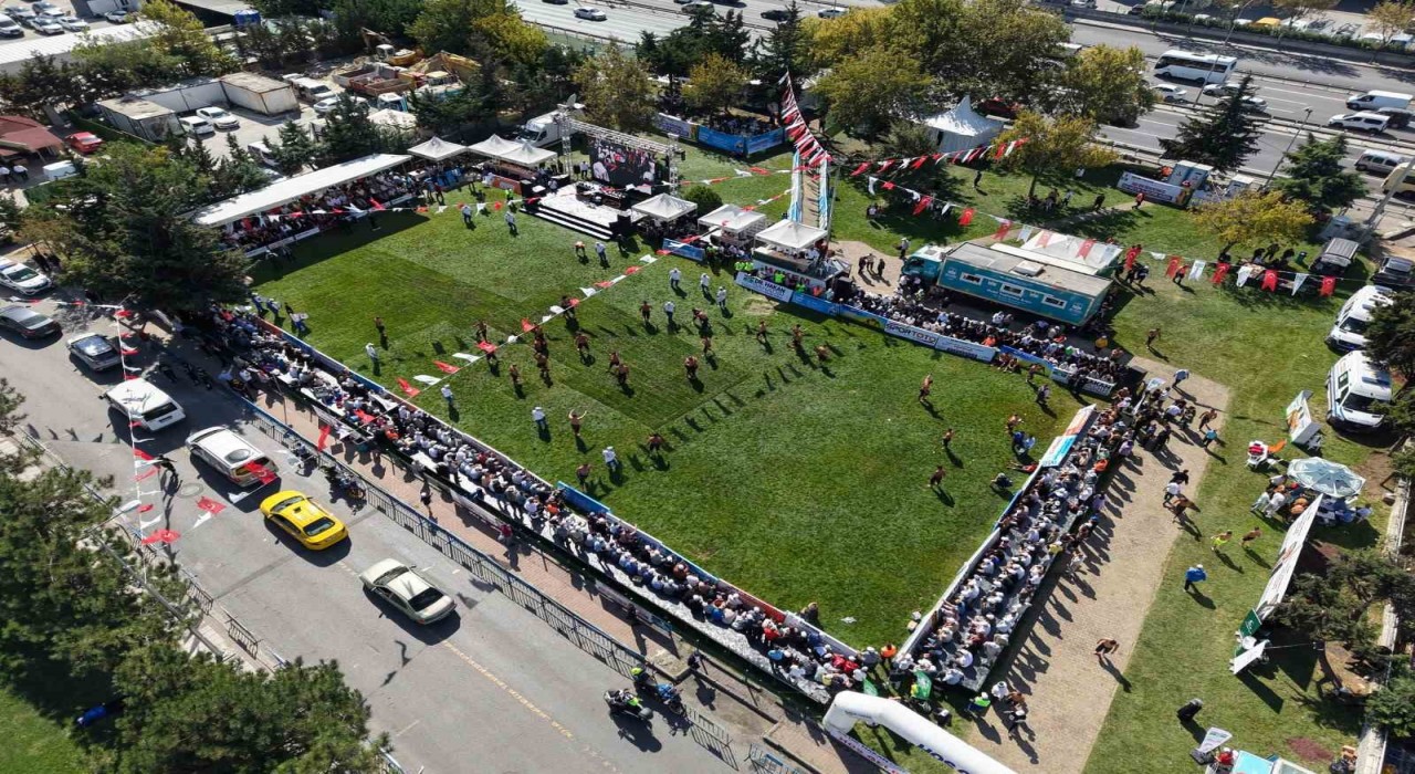 20inci Geleneksel Bahçelievler Kocasinan Yağlı Güreşlerinde 500 pehlivan kıyasıya mücadele etti