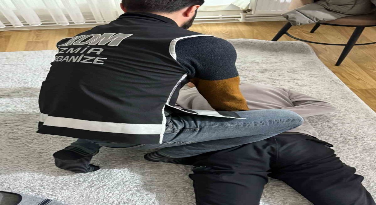30 yıl hapisle aranan şahıs, Menemende gizlendiği evde yakalandı