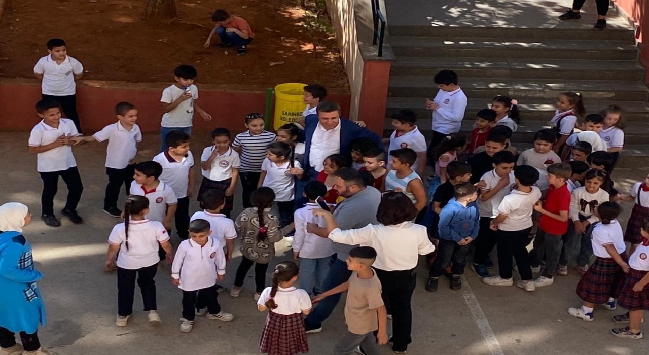 30 yıl önce mezun olduğu okulun müdürü oldu