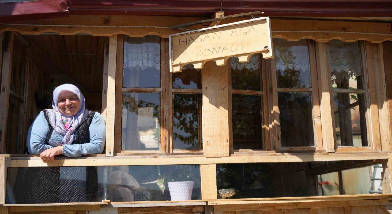 44 yıldır kiracısı olduğu eve gözü gibi bakıyor: Kendi imkânlarımızla evimizi saray yaptık