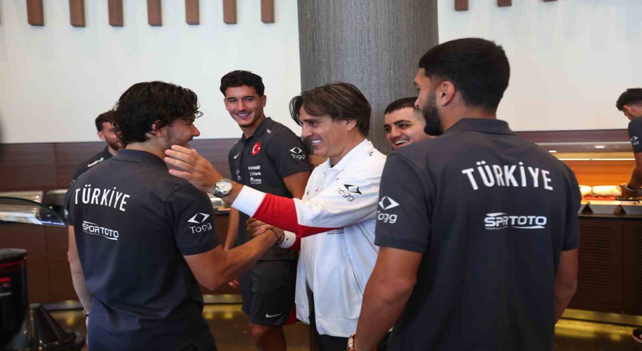 A Milli Futbol Takımı, Rivada toplandı