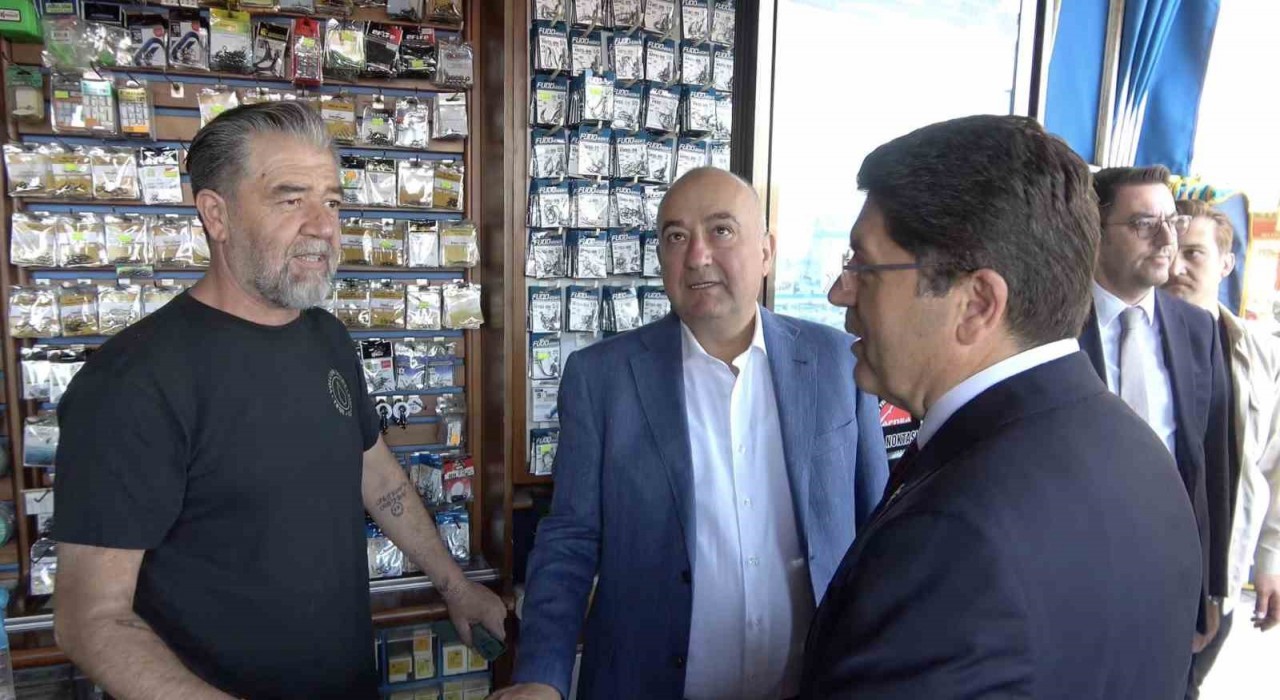 Adalet Bakanı Tunç, Çanakkalede esnafın taleplerini dinledi