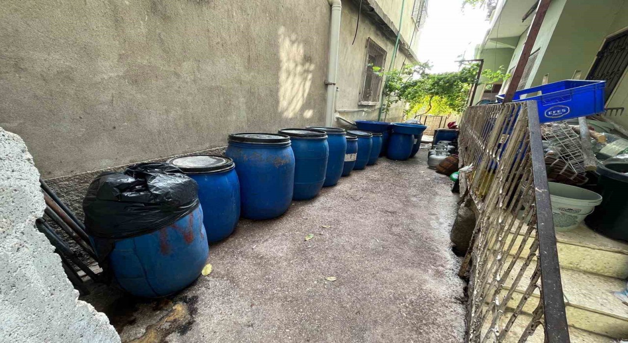 Adanada 3 bin 650 litre sahte içki ele geçirildi: 4 gözaltı