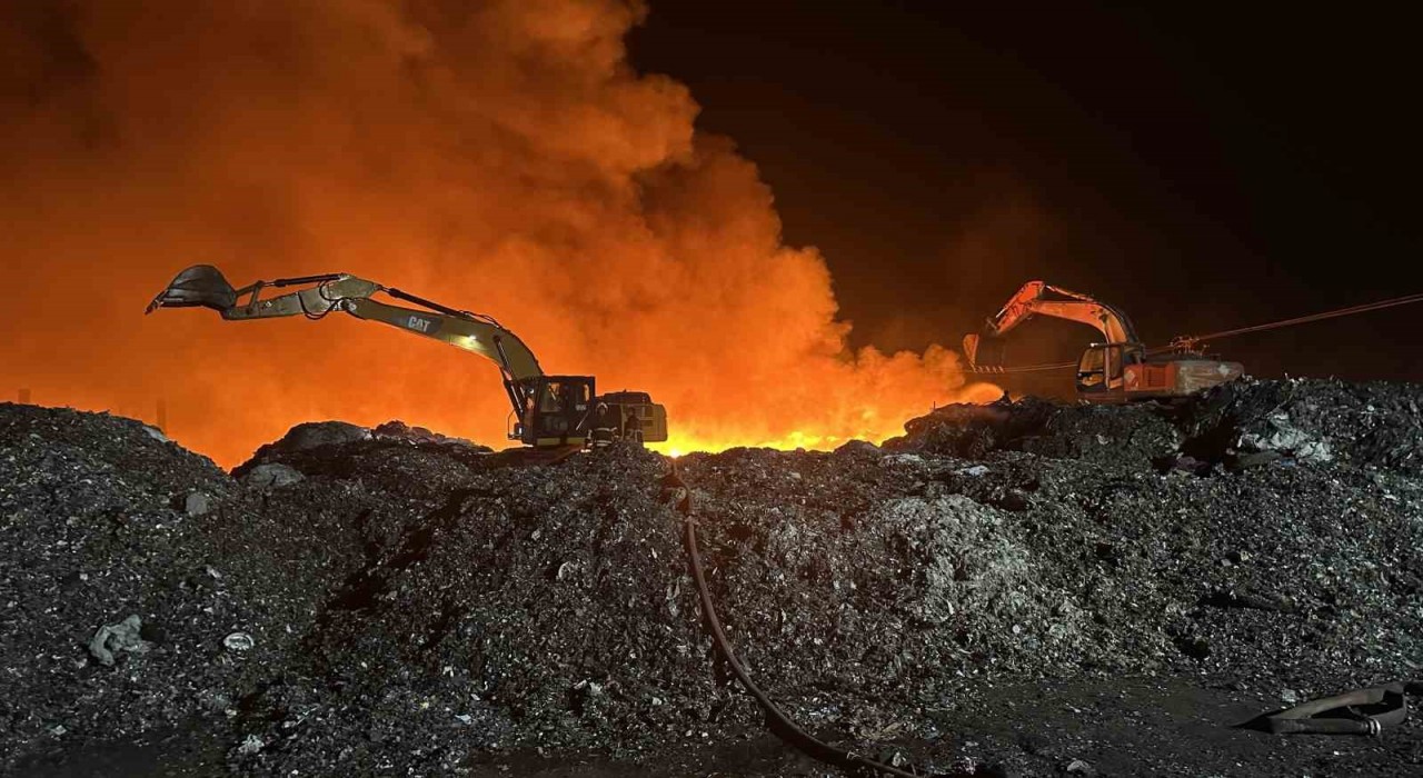 Adanada geri dönüşüm fabrikasındaki yangın kontrol altına alındı
