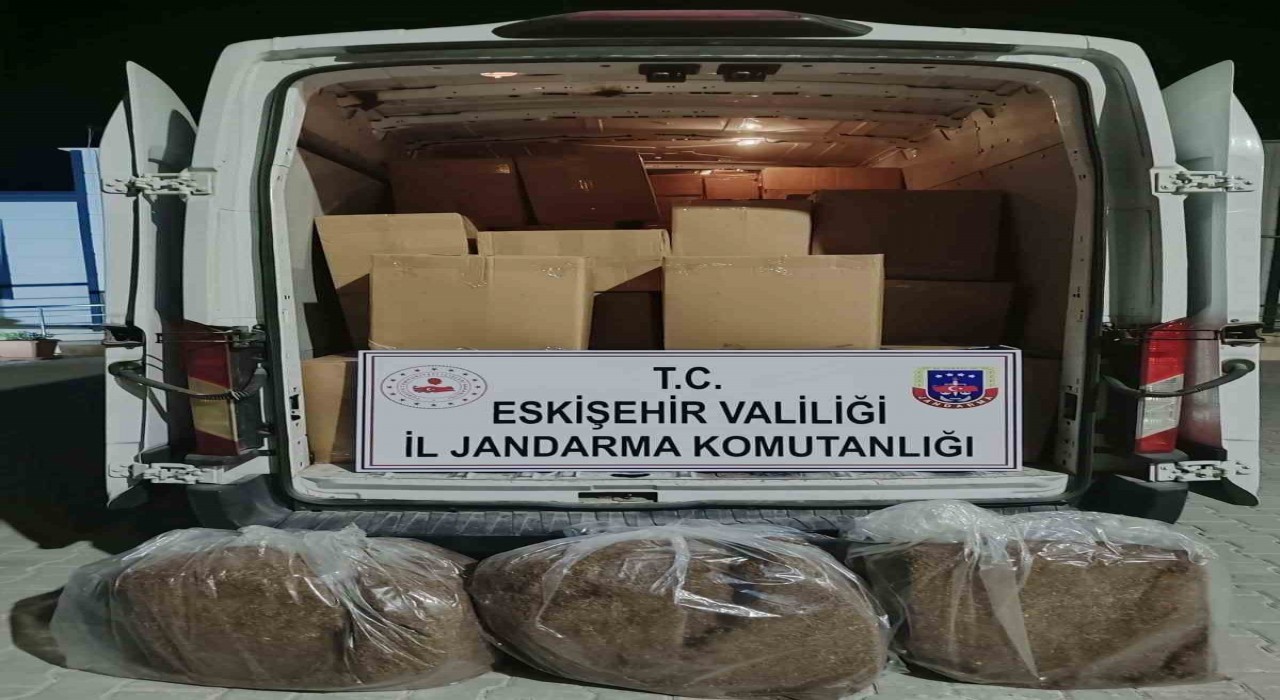 Adanadan Eskişehire 1 ton 125 kilogram kaçak tütün getiren şahıs yakalandı