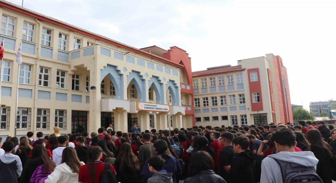 Afyonkarahisarda 142 bin 576 öğrenci ders başı yaptı