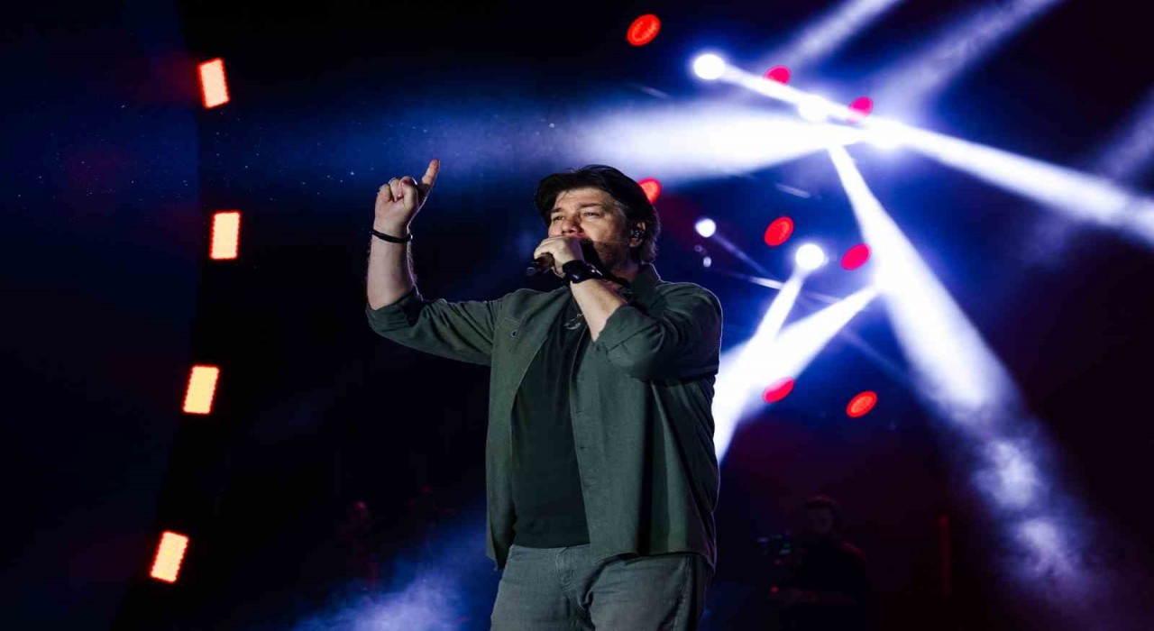 Ahmet Şafaktan Kayseride duygu yüklü gece