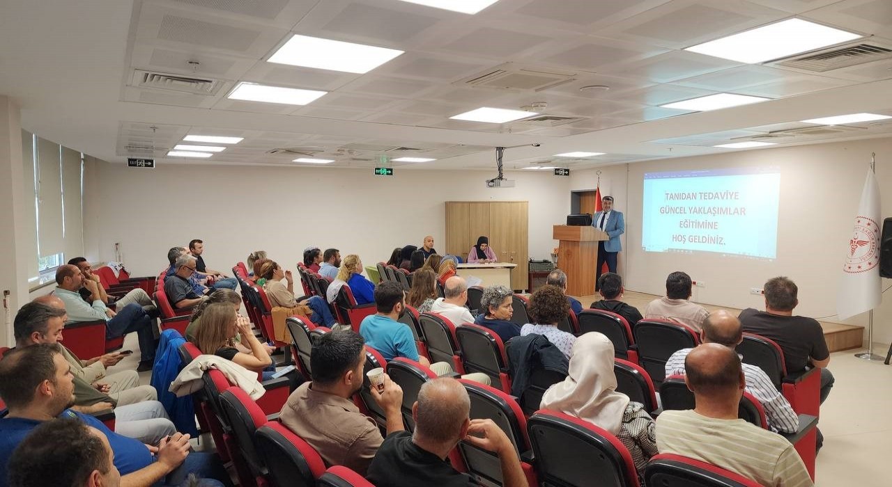Aile hekimlerine deri hastalıkları eğitimi verildi