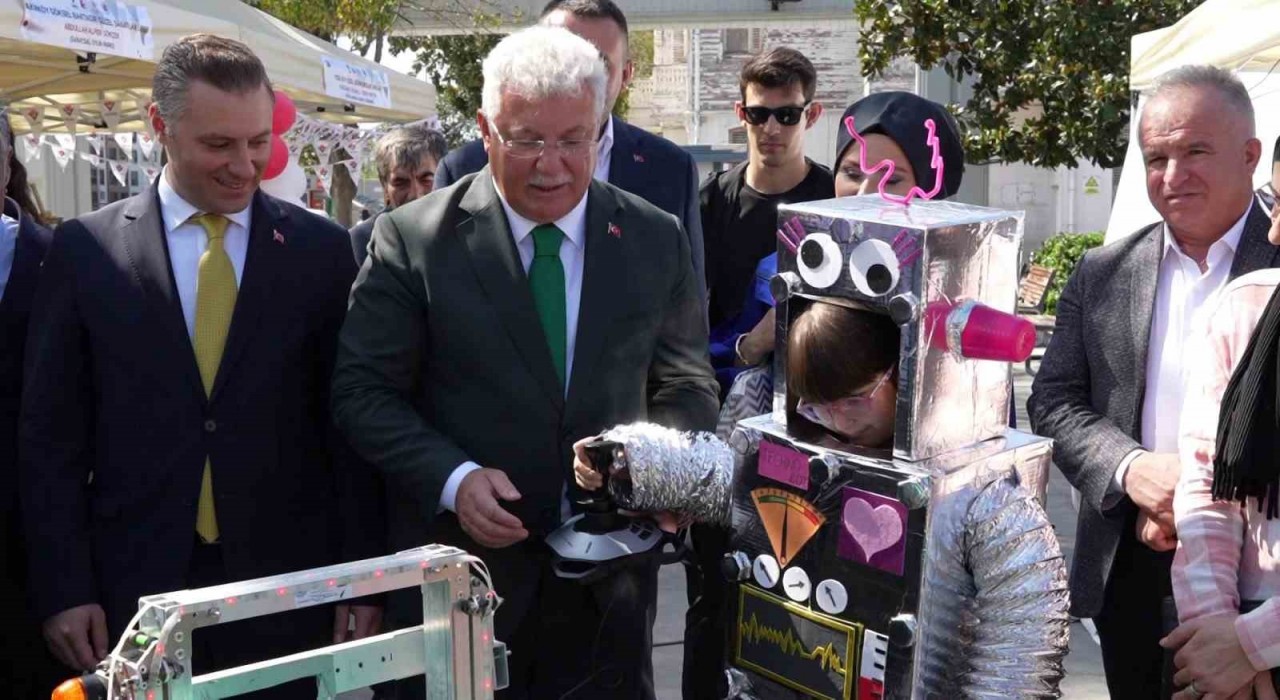 AK Parti milletvekilleri Bakırköyde sahaya indi