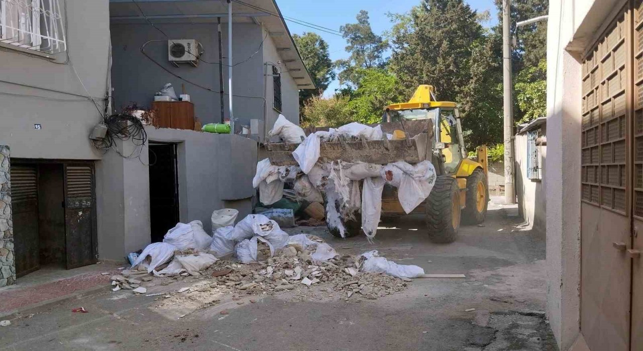 Akdenizde temizlik seferberliği: Her gün 350 ton çöp toplanıyor