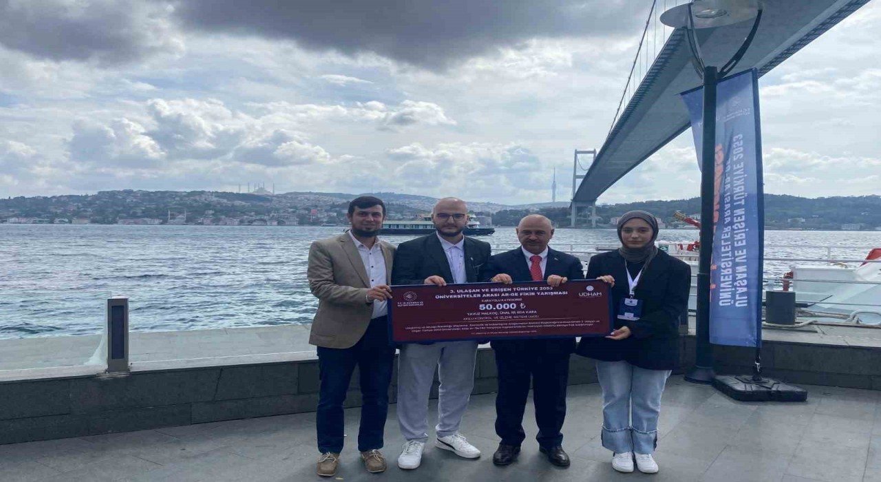 AKİS ile özel ödülün sahibi oldular