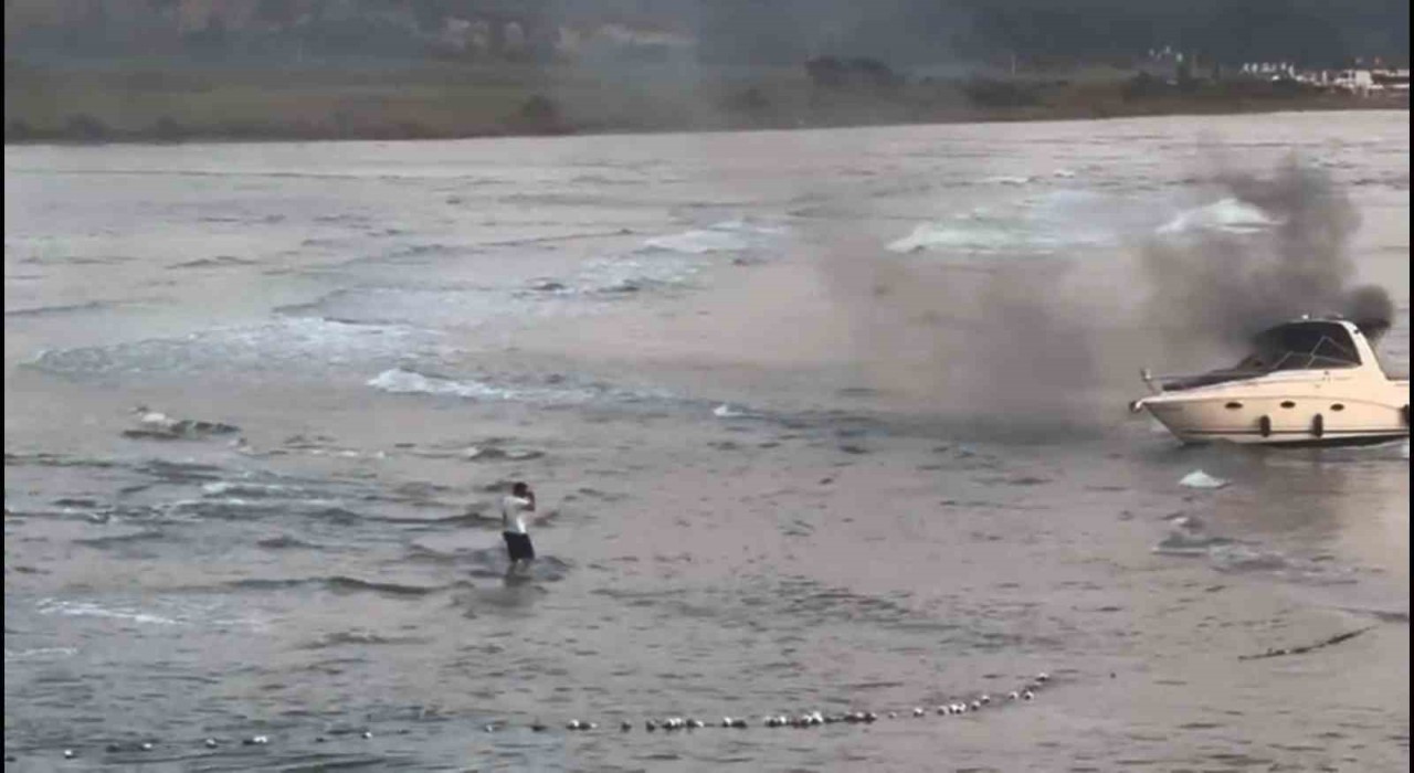 Akyakada tekne yangını