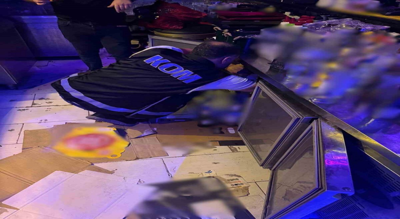 Alanyada eş zamanlı denetimlerde 887 kişi sorgulandı, 11 iş yerine işlem yapıldı