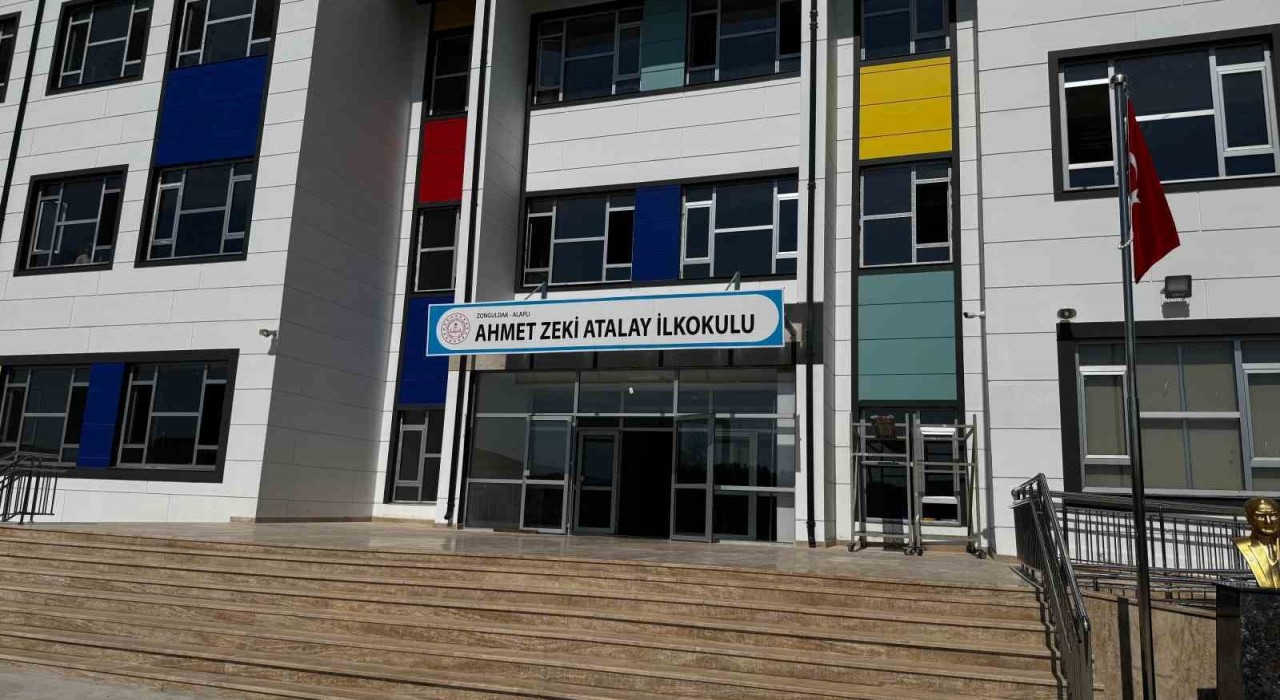 Alaplıda öğrenciler okul yolunun tamamlanmasını bekliyor