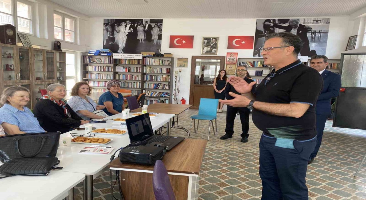 Alaşehirde yaşlı ve emeklilere uygulamalı mobil bankacılık kursu