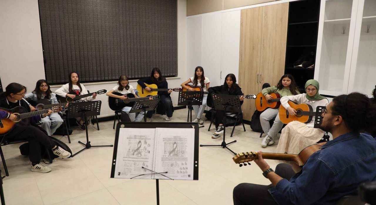 Ali Ulvi Kurucu Gençlik Merkezinde güz dönemi kayıtları başlıyor