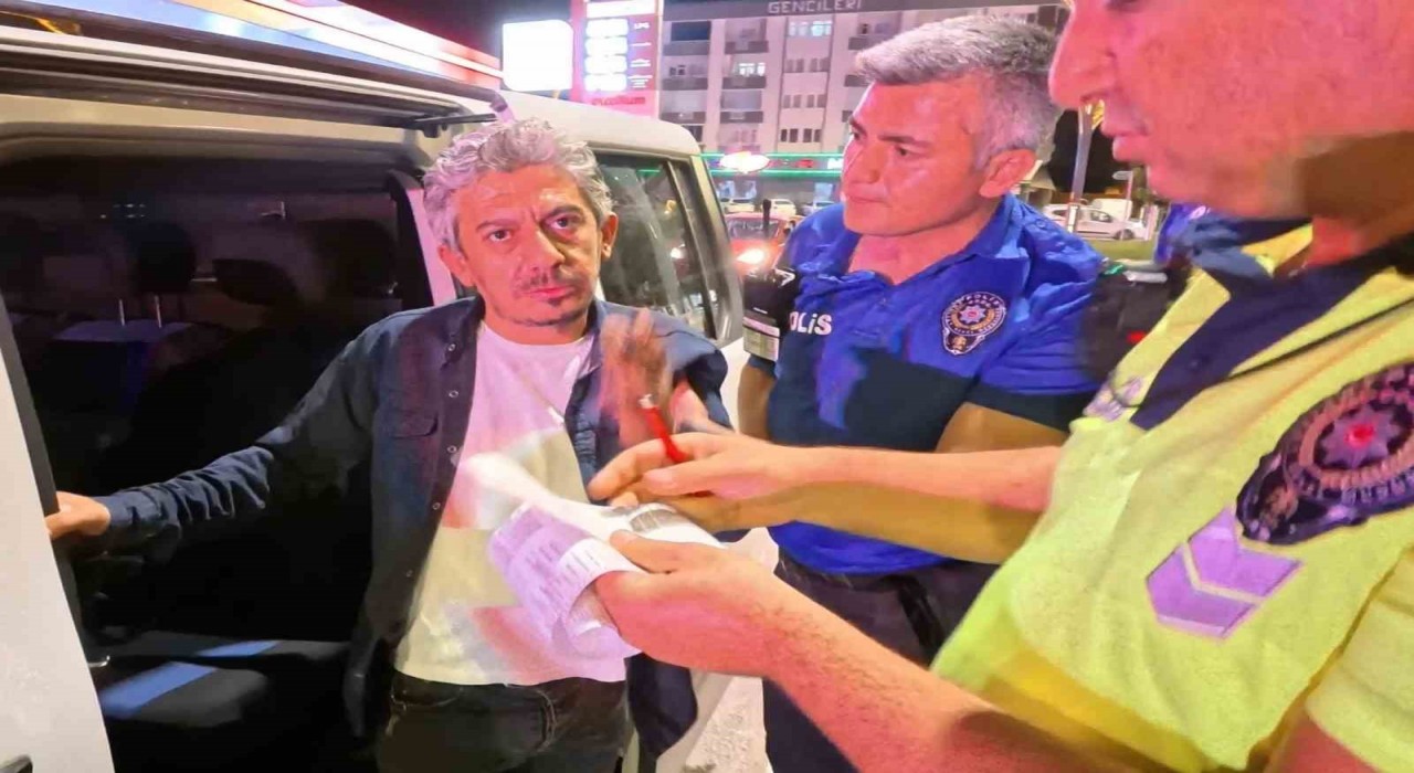 Alkol alıp direksiyona geçti, kaza yapıp gözaltına alınınca, Hayvan mıyım? dedi