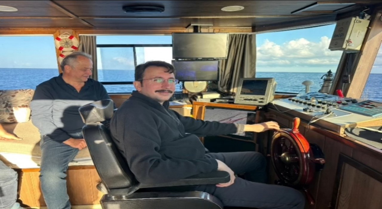 Amasra Kaymakamı balıkçılarla denize açıldı