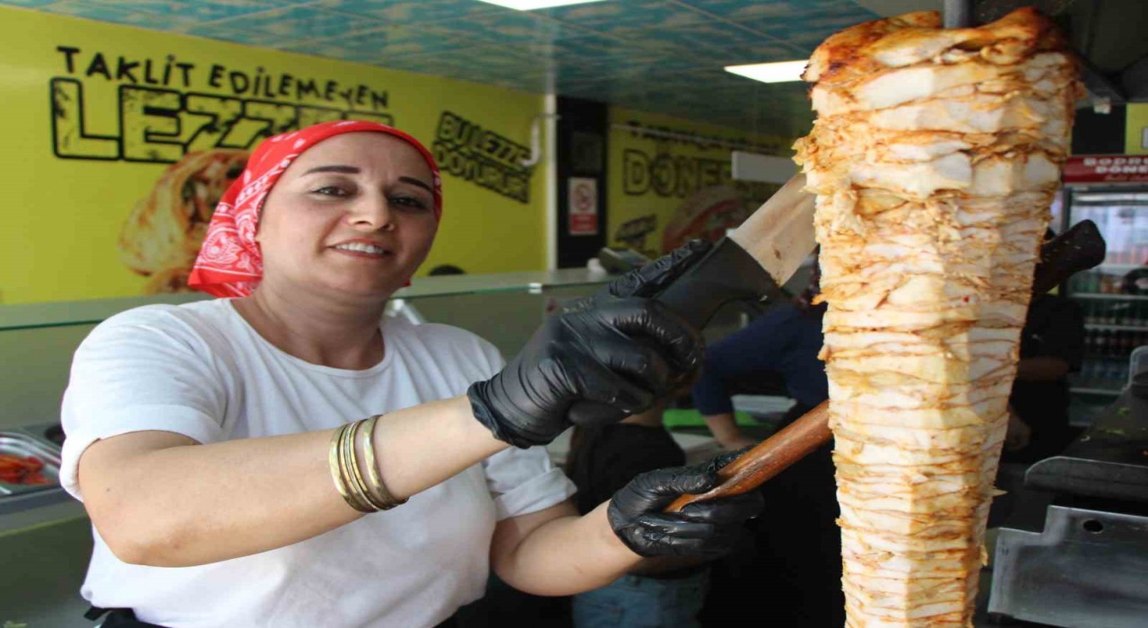 Amasyanın tek kadın döner ustasına en çok kadınlar şaşırıyor